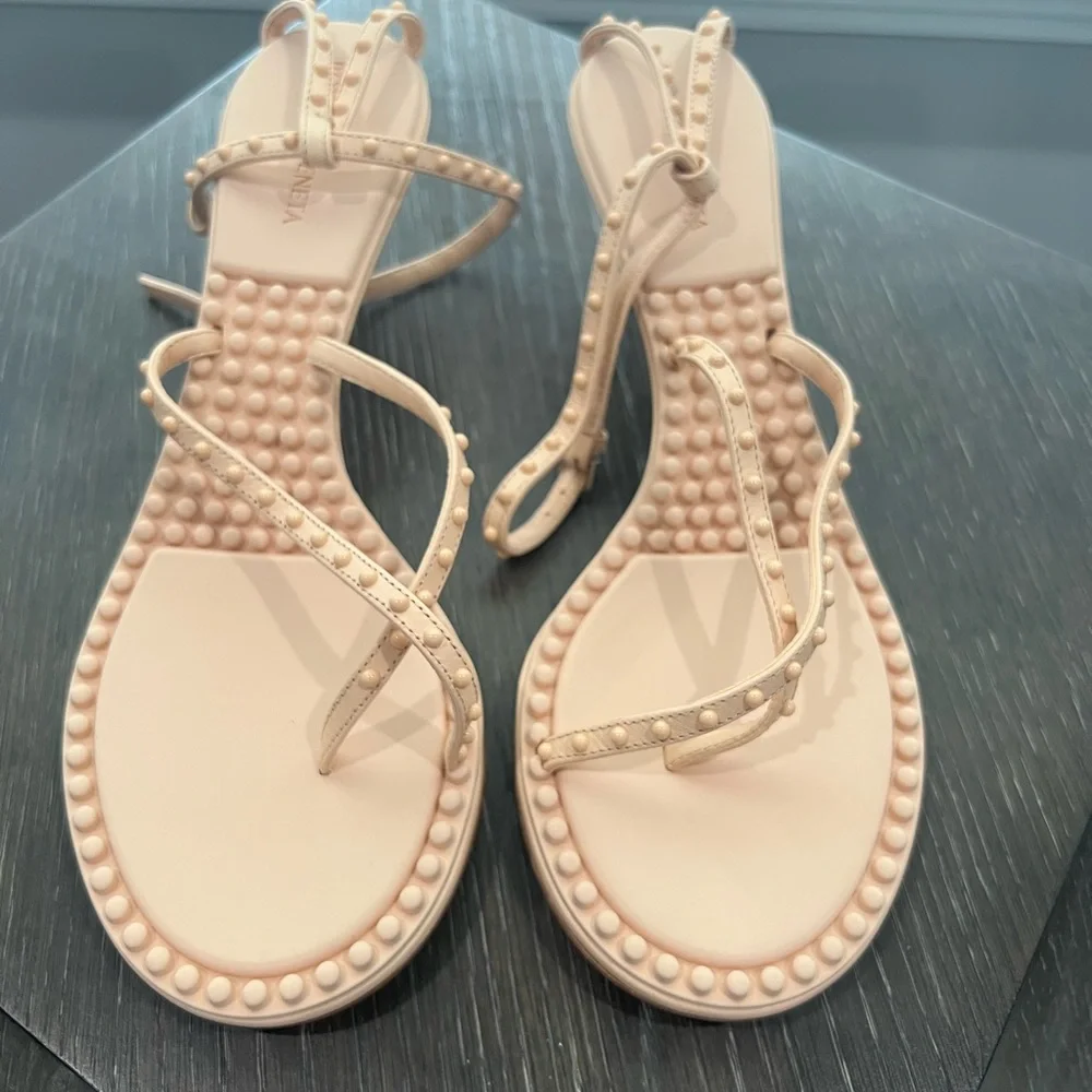 Bottega Veneta Beige Textured Sandals - Picture 5 of 8